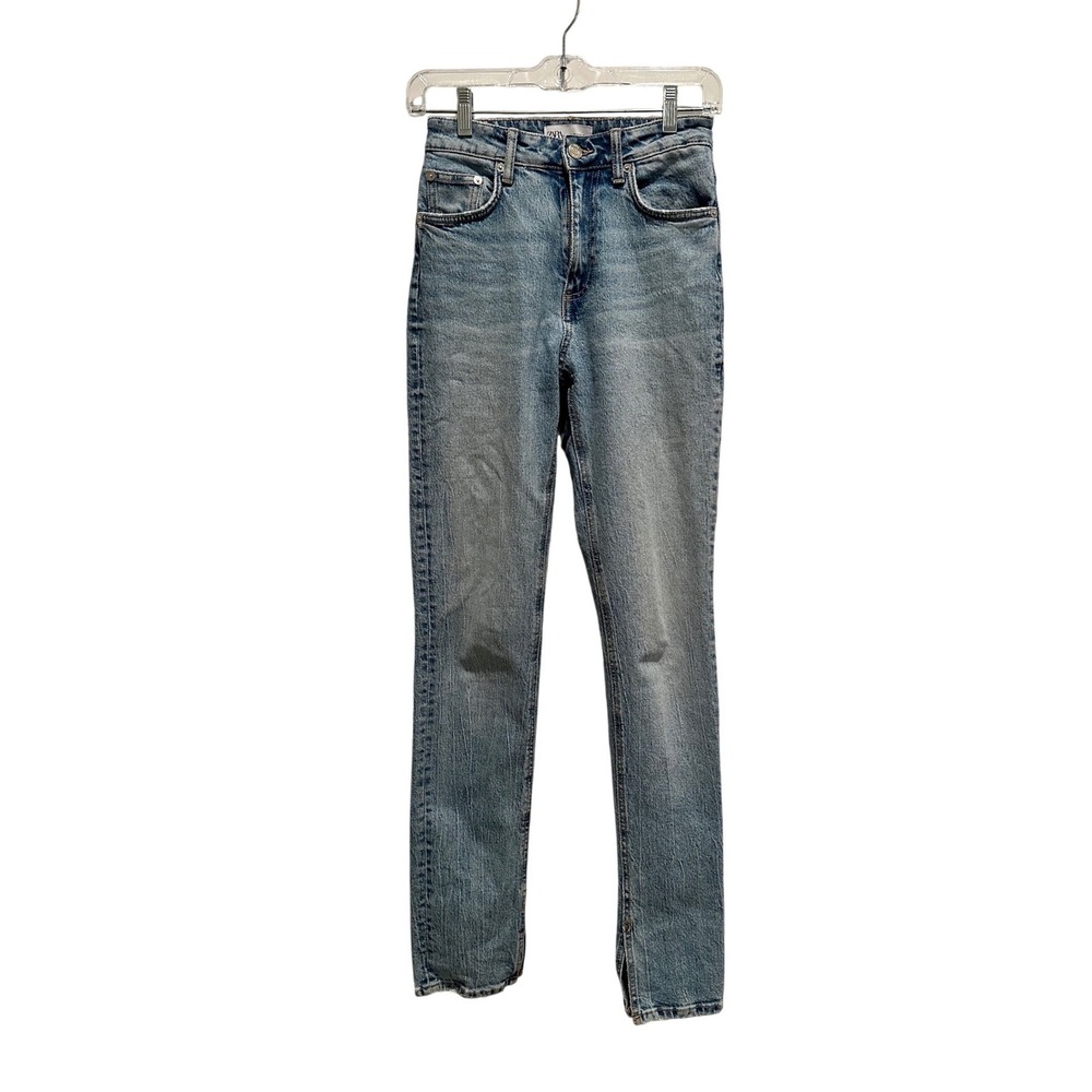 Zara High Waisted Slim Split Hem Jeans‎ Light Wash Size 0 Casual Denim Going Out